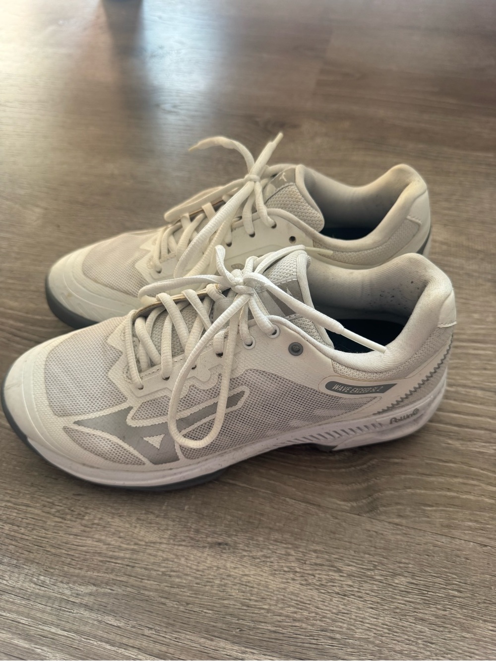 Mizuno All-Purpose Light Gray Athletic Sneakers
